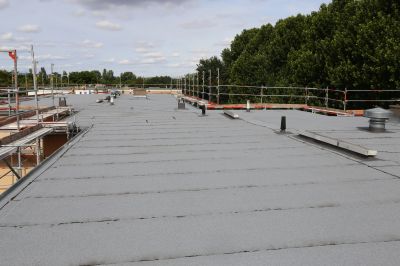 Roof Installation Materials Compared: Shingles, Metal, And Flat Roofing